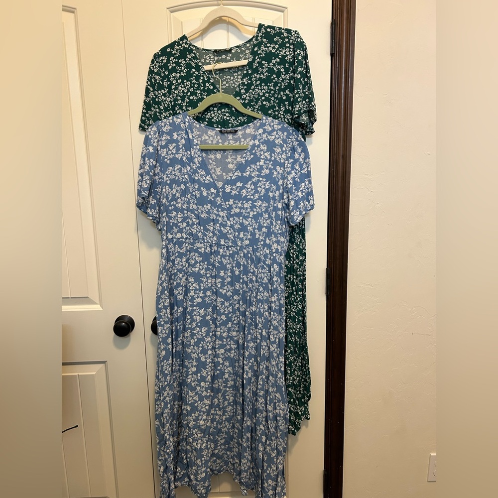 BloomChic Blue and Green Flutter Sleeve dress bundle